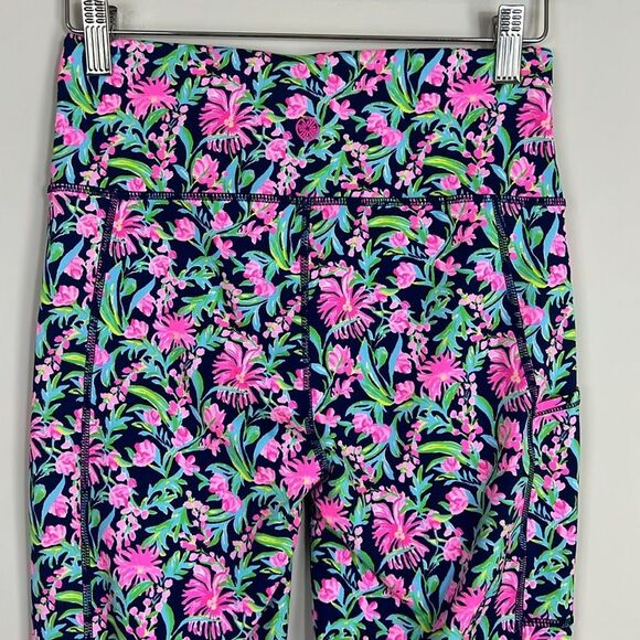 Lilly Pulitzer Luxletic Low Tide Navy Garden Cropped Leggings Sz Small - Picture 4 of 9